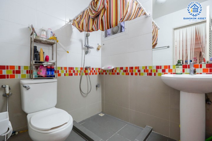 *****บ้านเดี่ยวมือสองย่านนนทบุรี ม.โฮมเพลสเดอะพาร์ค รัตนาธิเบศร์ เนื้อที่กว้าง 52 ตร.ว. ฟังก์ชัน 3 ห้องนอน 2 ห้องน้ำ ที่จอดรถ 2 คัน บ้านพร้อมอยู่ แถมฟรีเฟอร์นิเจอร์แบบจัดเต็ม! โครงการตั้งบนทำเลเดินทางสะดวก ใกล้รถไฟฟ้าสายสีม่วง "สถานีบางพลู" และทางด่วน "กาญจนาภิเษก" จองเลย!